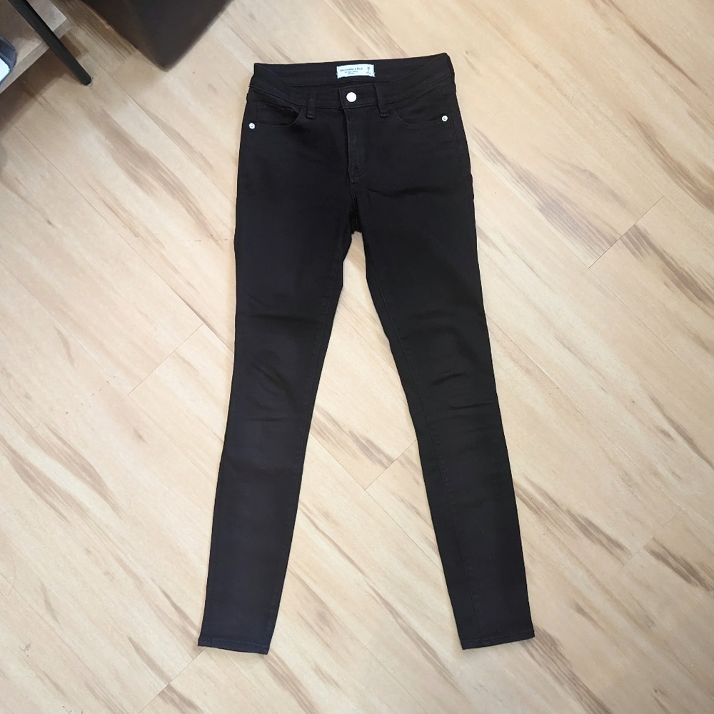 NWOT Abercrombie A & F Super Skinny Midrise Black Jeans 26L 2 Long Tall